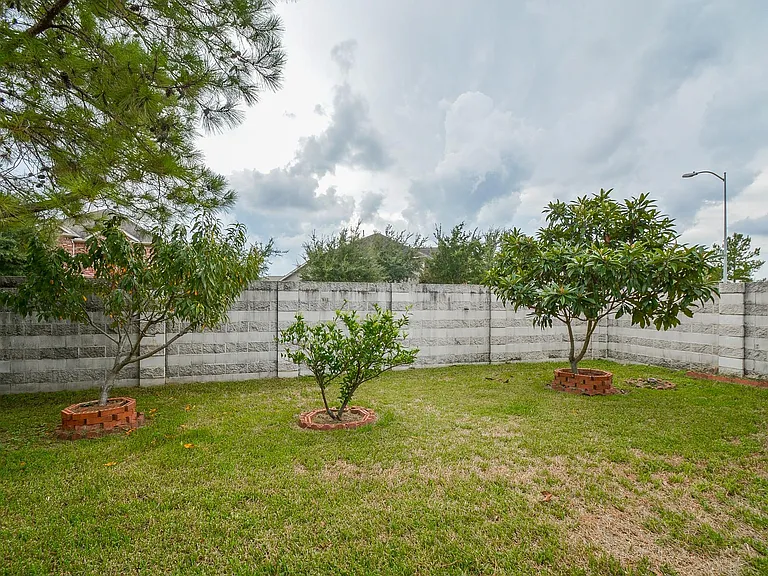 9203 Kransbury Ln — Photo 32