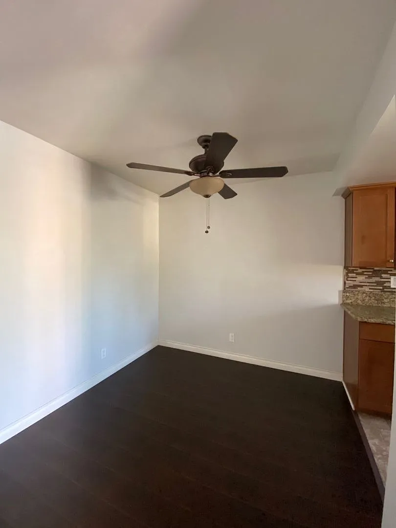 2 Bedroom Condo In Ontario!! — Photo 3
