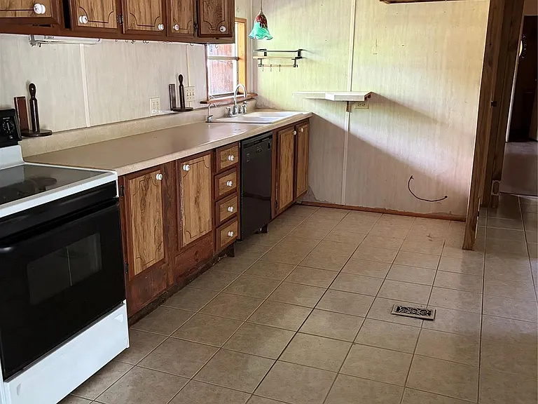 13724 Brigadier Dr — Photo 6