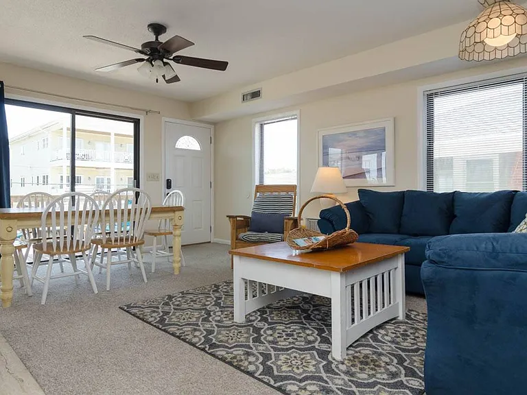 13 E Henderson St #1 — Photo 5