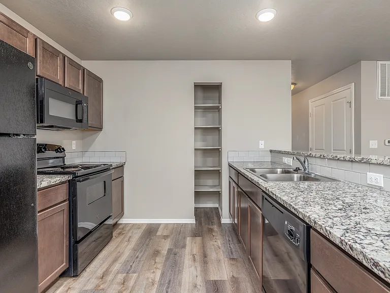 4305 S 10th Ave #4305-102 — Photo 13