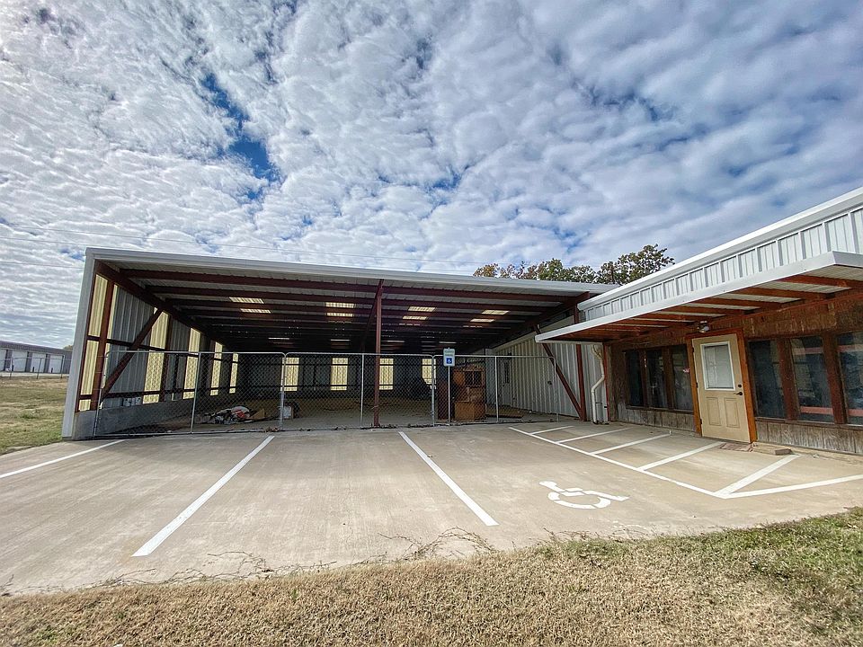 2nd image of 400 E Lennon Dr #1