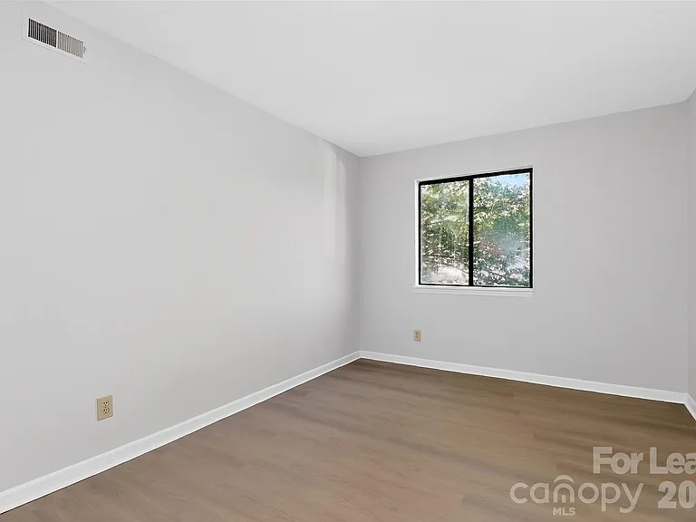 11029 Harrowfield Rd — Photo 27