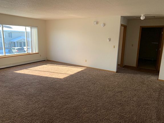 5th image of 904 8th Ave S #202