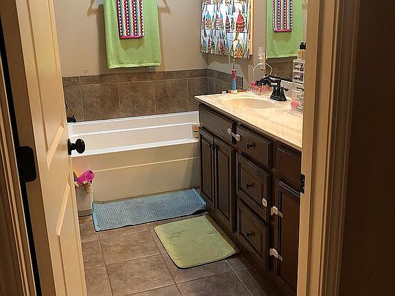 4th image of 1406 David Dr