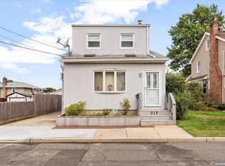 312 Frederick Ave, Floral Park, NY 11001