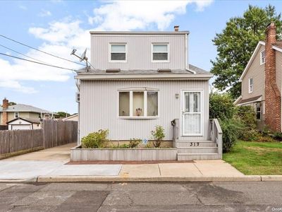 312 Frederick Avenue, Floral Park, NY, 11001