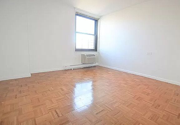 4th image of 1751 2nd Ave #34L