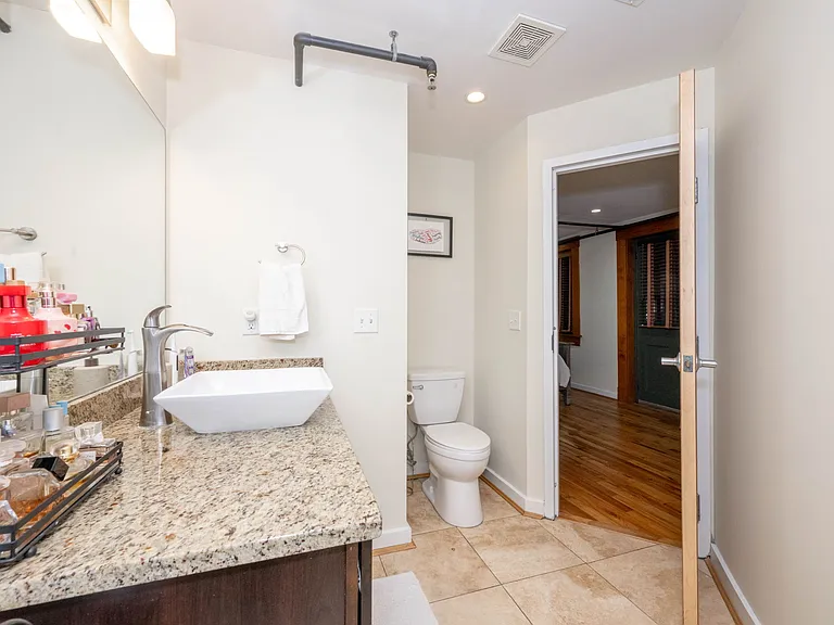 1417 Main St #5 — Photo 28