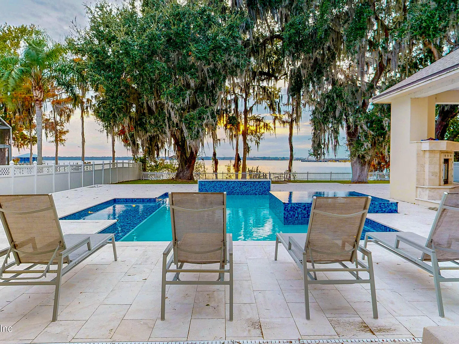 5 bed, 4.0 bath, 3478 sqft, $6,000 — Photo 2