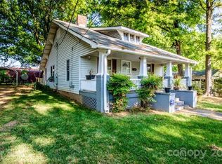 213 N Lackey St, Statesville, NC 28677