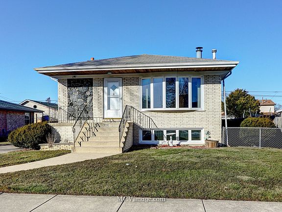 2nd image of 5912 W 89th Pl