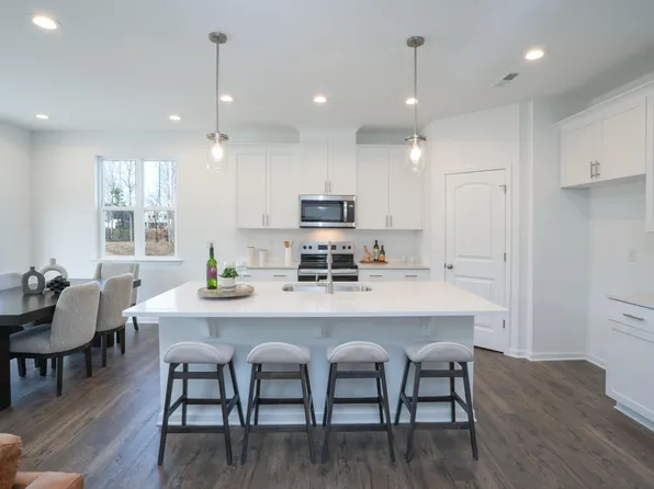 340 Providence Creek Dr, Fuquay Varina, NC 27526