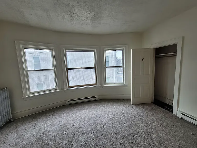 61 E Main St #4 — Photo 10