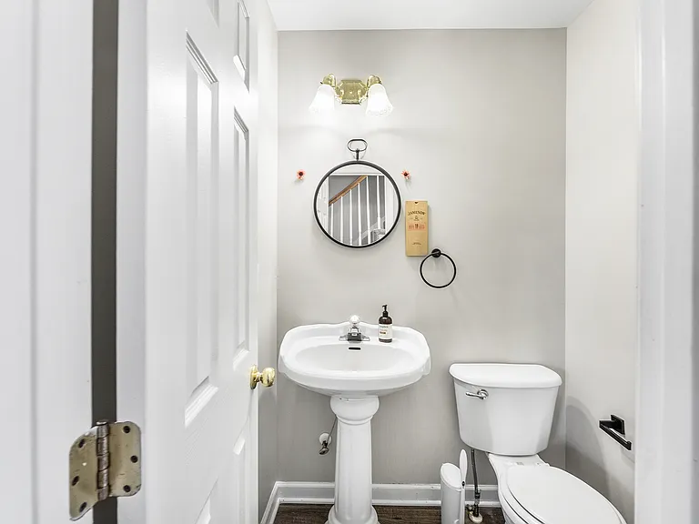 6262 White Cove Dr — Photo 2