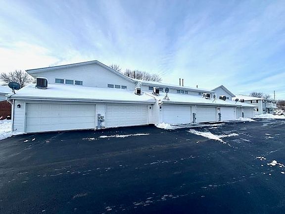 3rd image of 1444 Canyon Dr #11