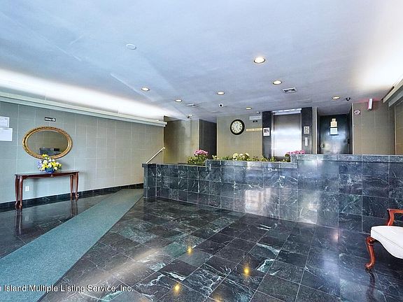4th image of 41 Wellington Ct APT 2D