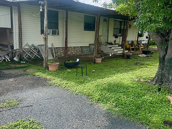 3rd image of 906 EL PASO ST