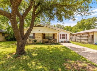 705 Phillips St, Cleburne, TX 76033