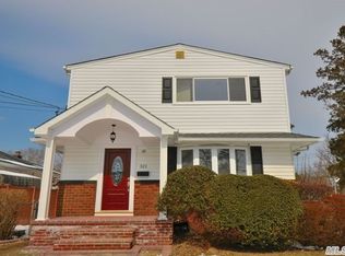 321 N Michigan Ave, Massapequa, NY 11758