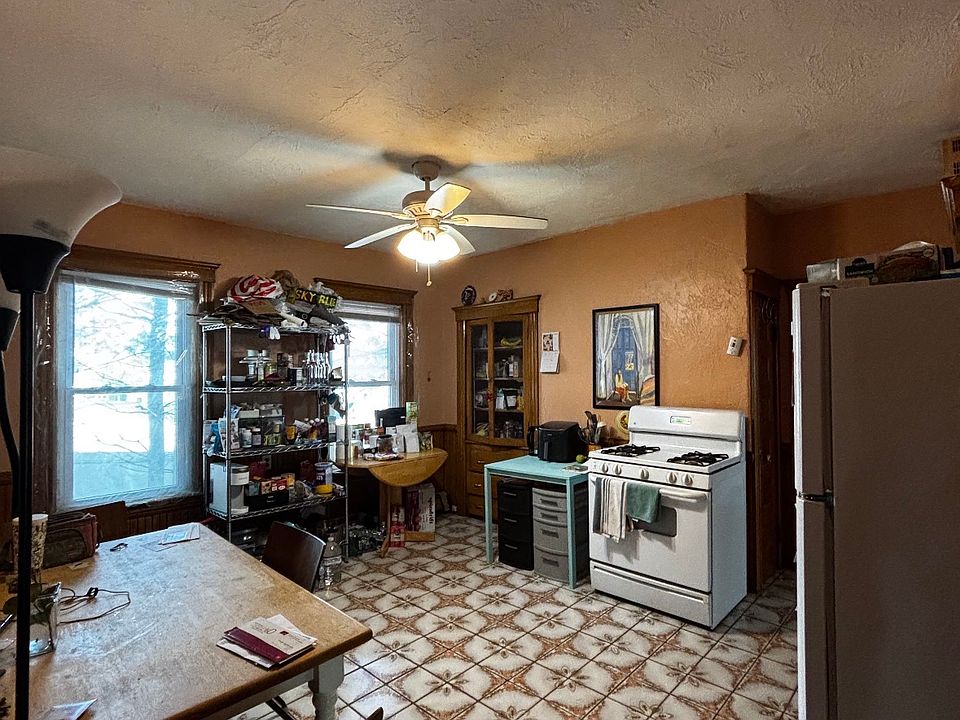 2nd image of 2 Rena St