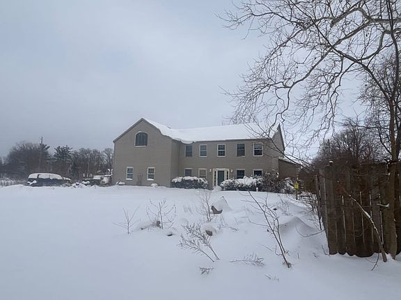 4th image of 2415 Burton Rd