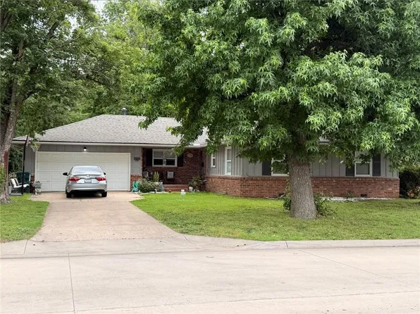 2005 S Homer St, Pittsburg, KS 66762