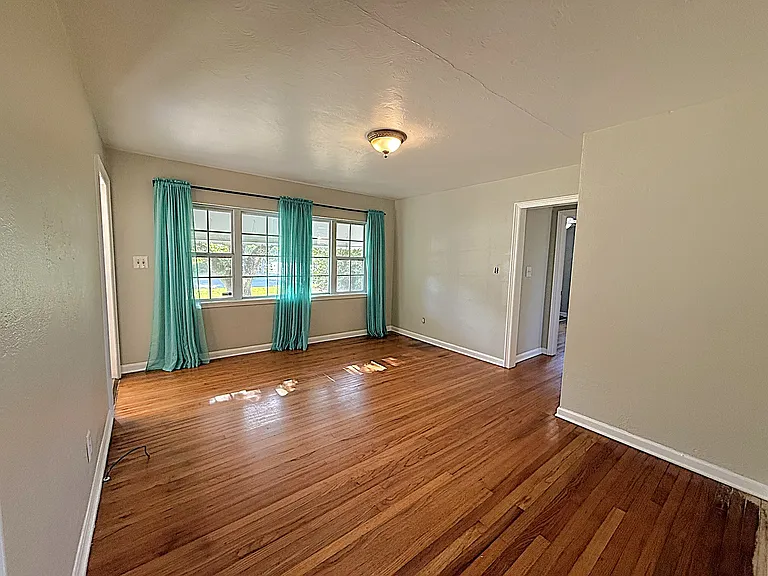 3000 Knollwood Cir — Photo 9