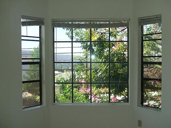 4th image of 10248 Tujunga Canyon Blvd #305