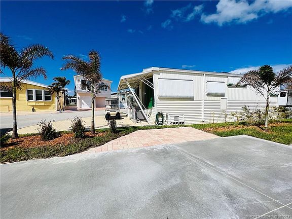 4th image of 1307 Nettles Blvd