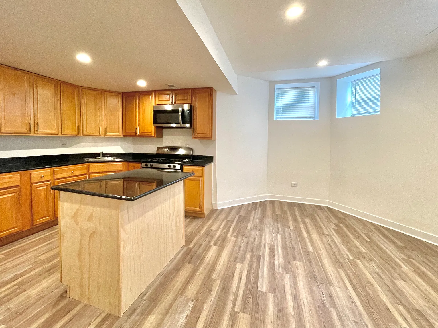 2 bed, $1,900 — Photo 1