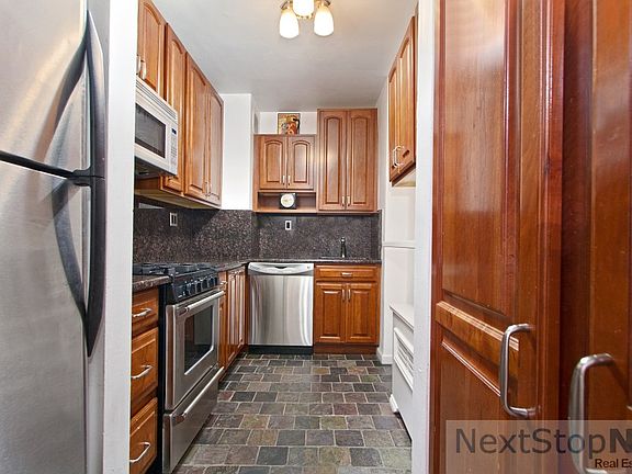 4th image of 301 E 48th St APT 2H