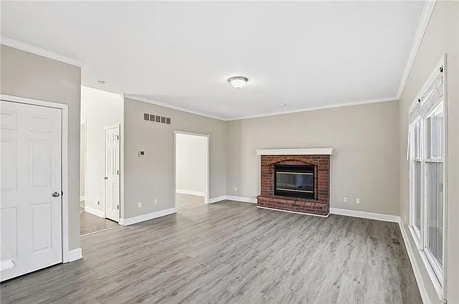 1175 SW Santa Fe Dr — Photo 6