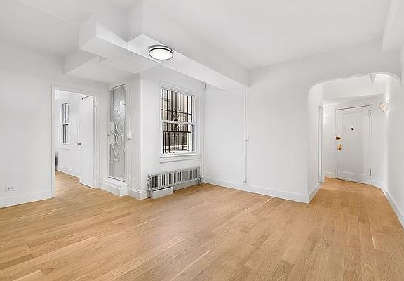 4th image of 838 W End Ave Penthouse 3