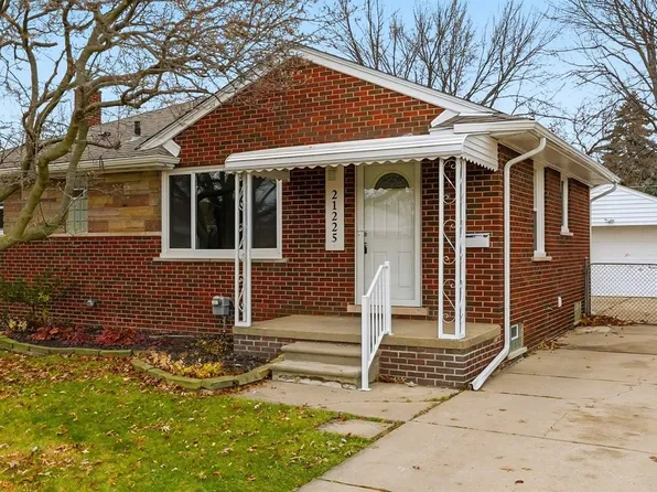 21225 Bon Brae St, Saint Clair Shores, MI 48081