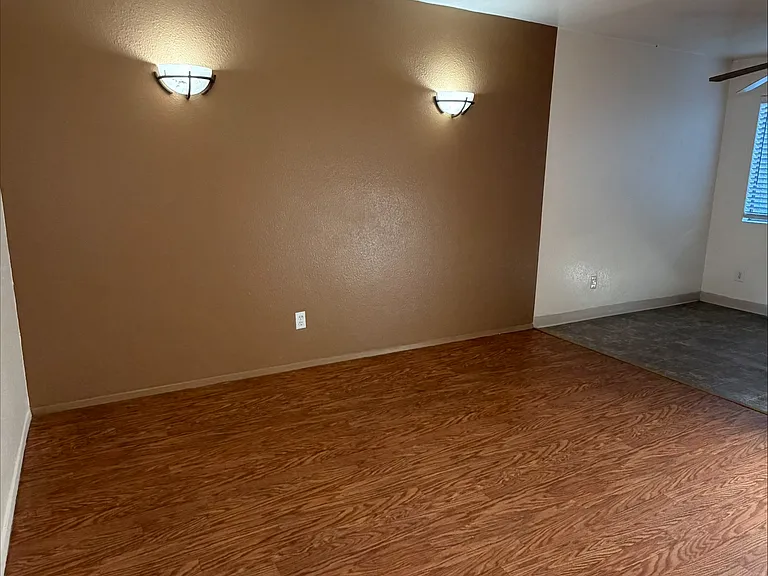 4857 College Ave #6 — Photo 2