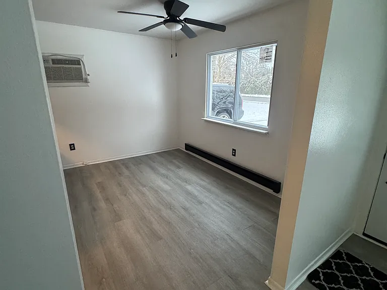 4837 W Bancroft St — Photo 13