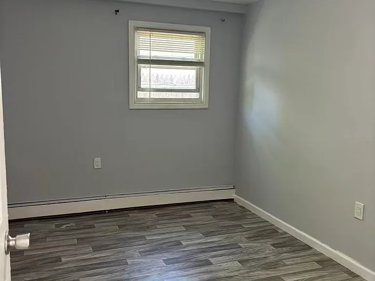 2823 Oswego St N — Photo 6