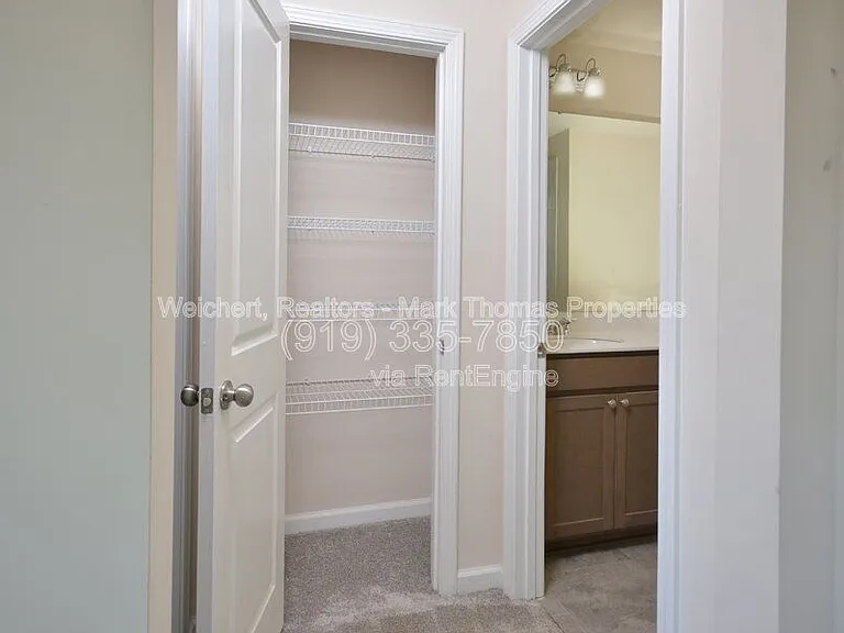 409 Vassar Dr — Photo 24
