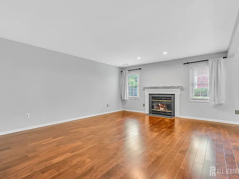 31 Fair Acres Ct — Photo 11
