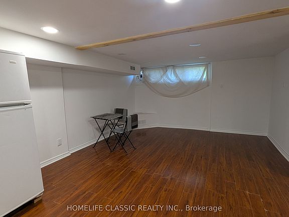 3rd image of 230 Alsace Rd