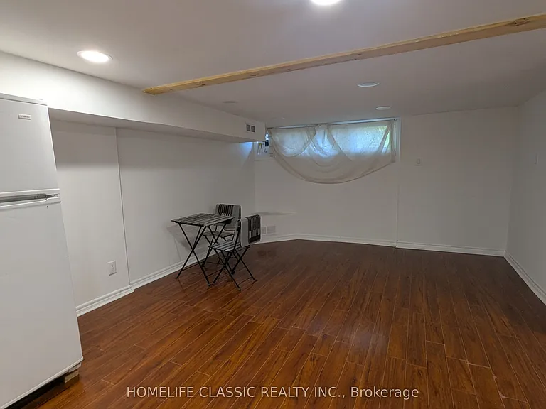 230 Alsace Rd — Photo 3