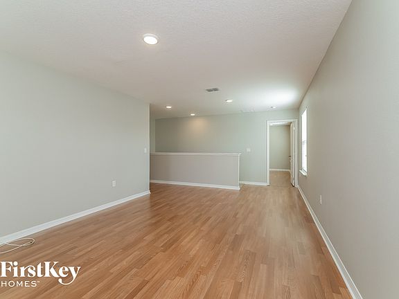 5th image of 428 Athabasca Ct