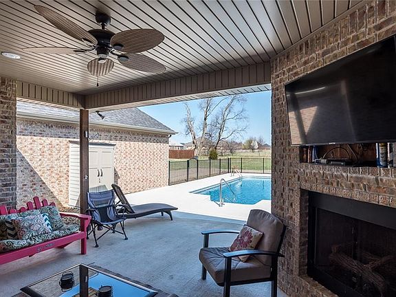 2nd image of 344 Claybrook Dr