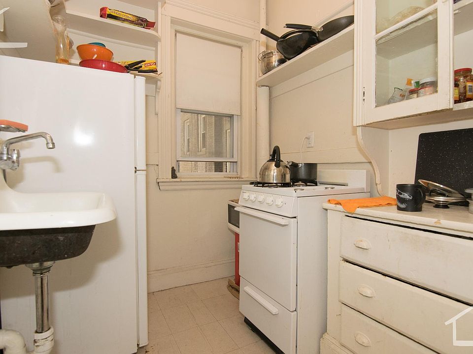 2nd image of 1184 Boylston St #7CA