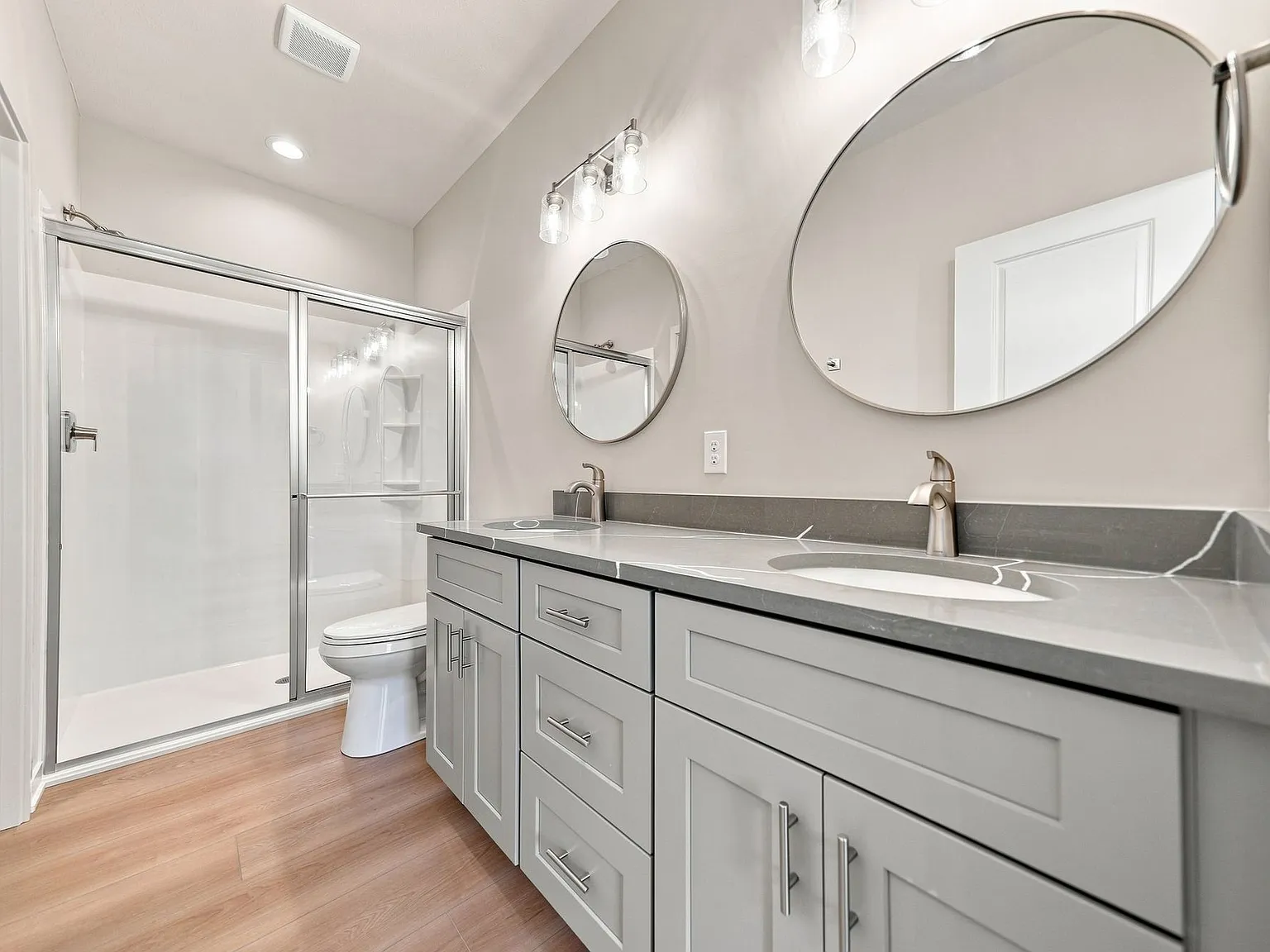 4 bed, 2219 sqft, $2,850 — Photo 4