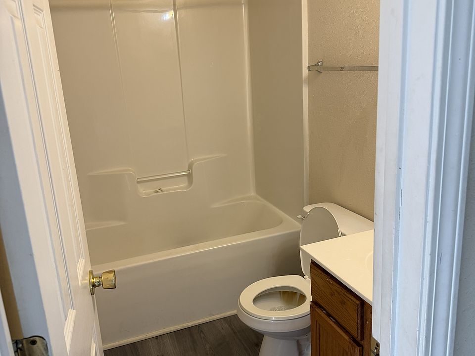 1st image of 1116 Plaza Walk Dr