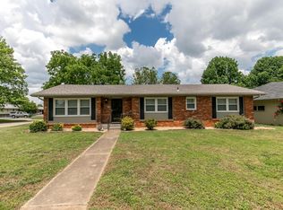 1233 E Gretna St, Springfield, MO 65804