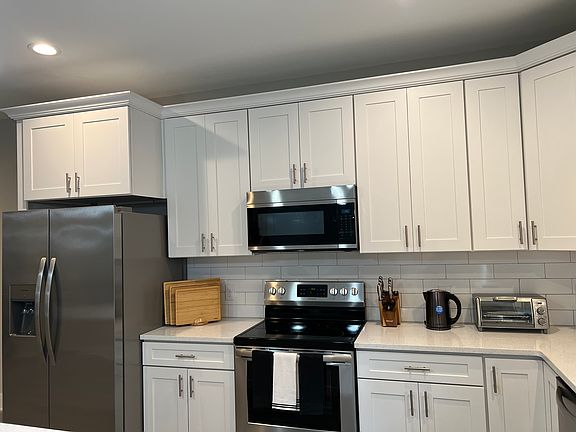 2nd image of 5904 Carver Blvd #4