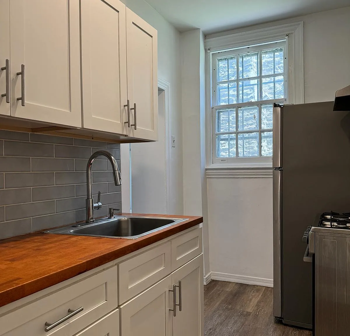 2 bed, 1300 sqft, $1,450 — Photo 2